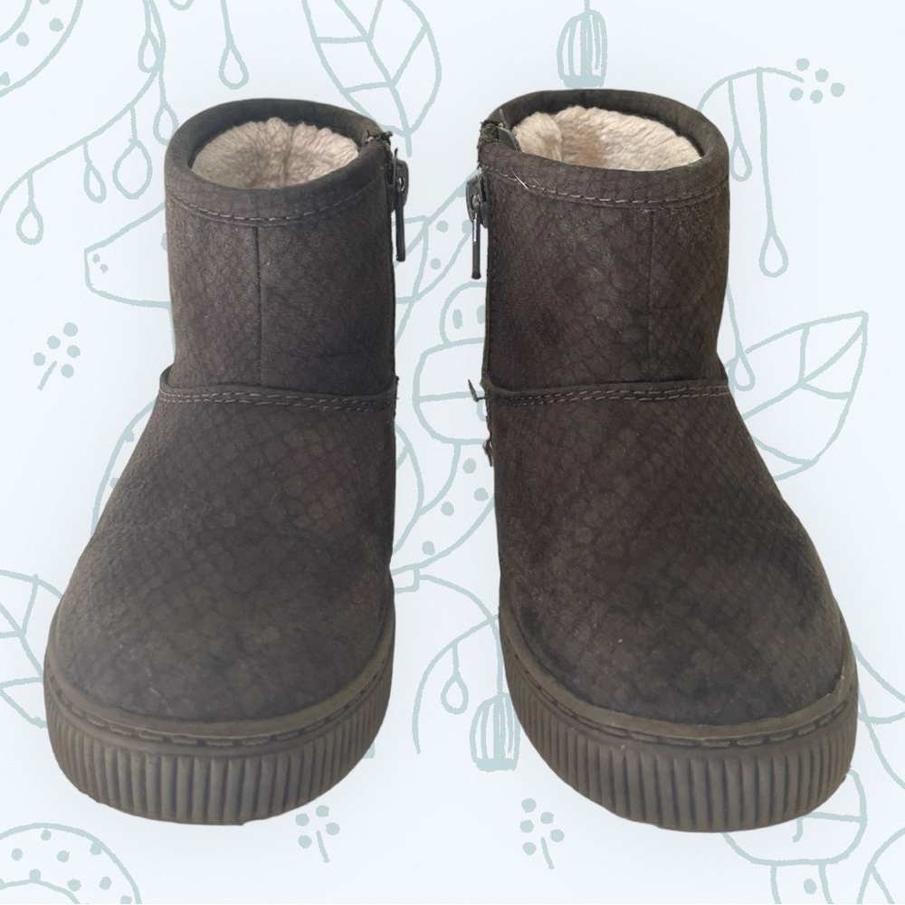 Toddler winter boots, size 8
